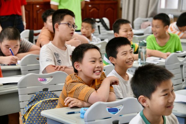 上海爱心暑托班火热开班：778个办班点迎数万学子